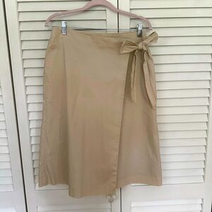 Cotton blend skirt with cute bow feature